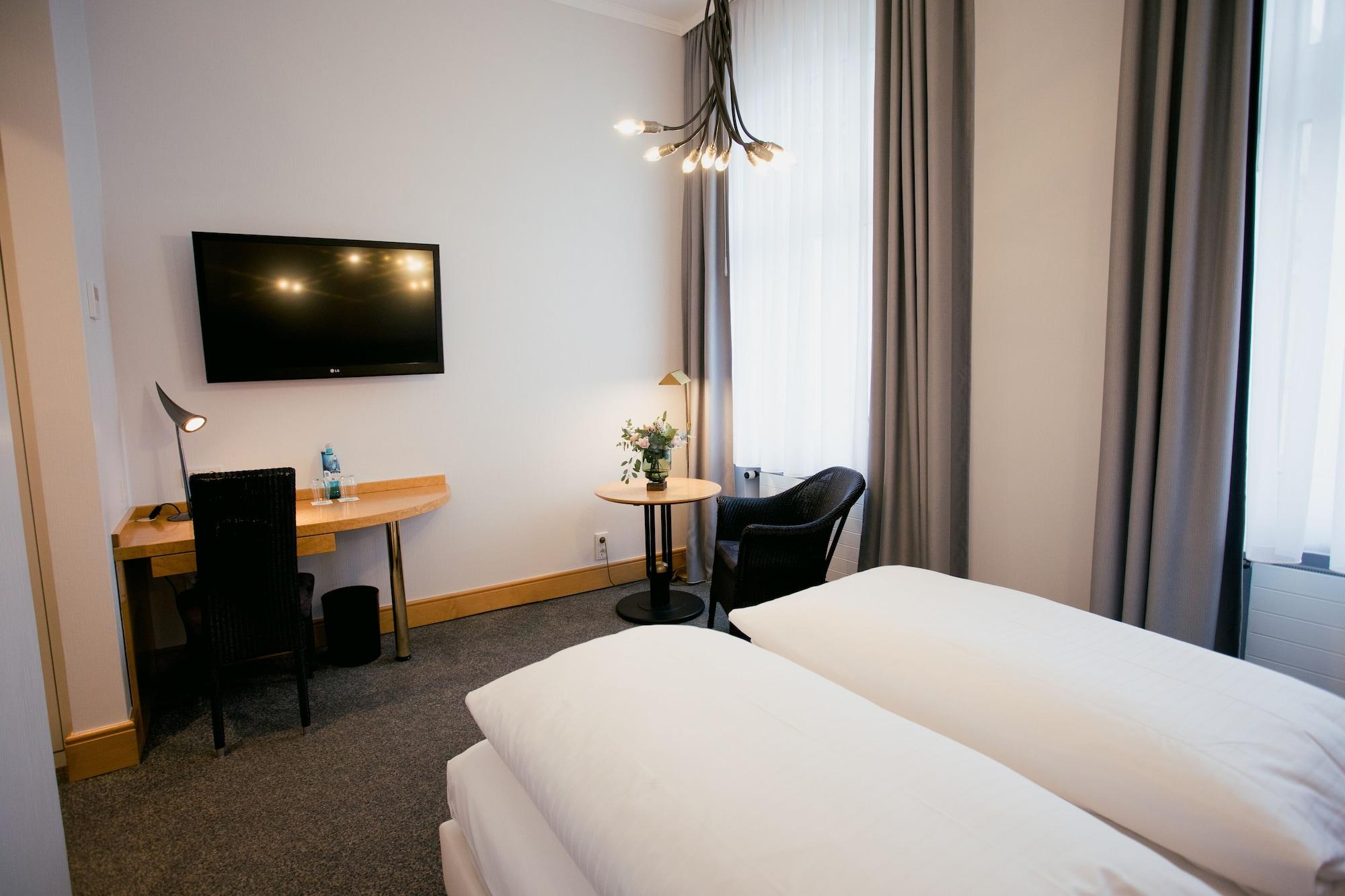 Dom Hotel Limburg Лимбург-на-Лане Екстериор снимка