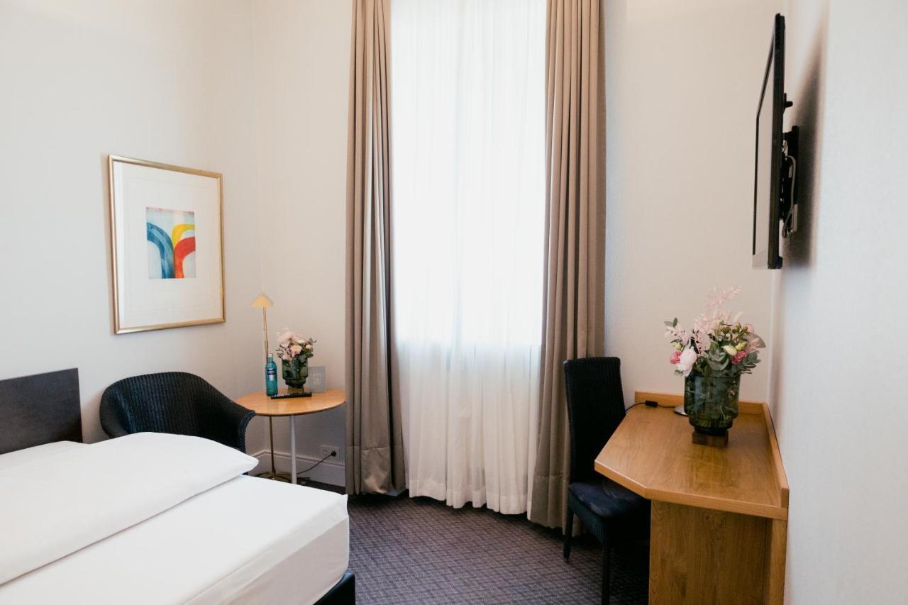 Dom Hotel Limburg Лимбург-на-Лане Екстериор снимка