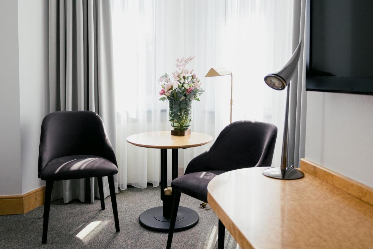 Dom Hotel Limburg Лимбург-на-Лане Екстериор снимка